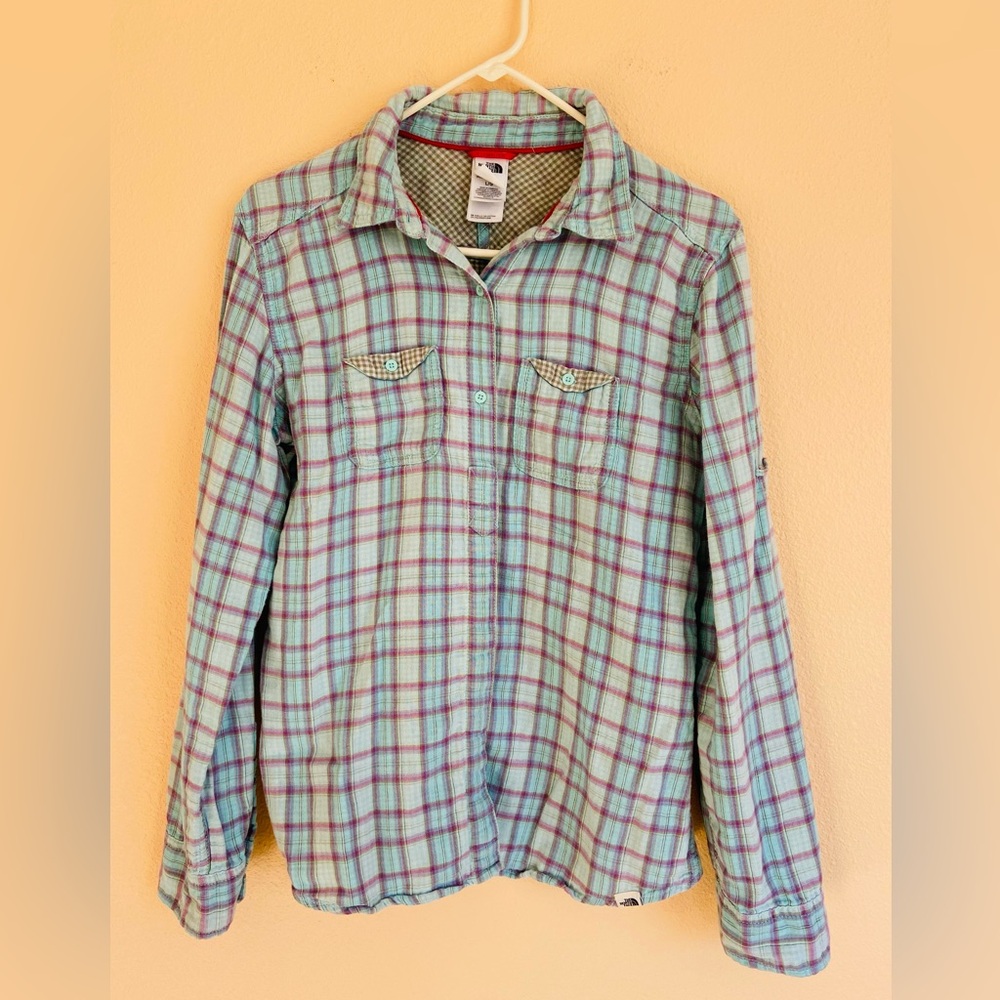 Women’s The North Face Multicolor Button Up Plaid Shirt, Baby Blue, Size Large